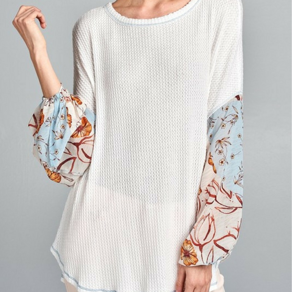 Woven Floral Balloon Sleeve Top - Picture 2 of 4